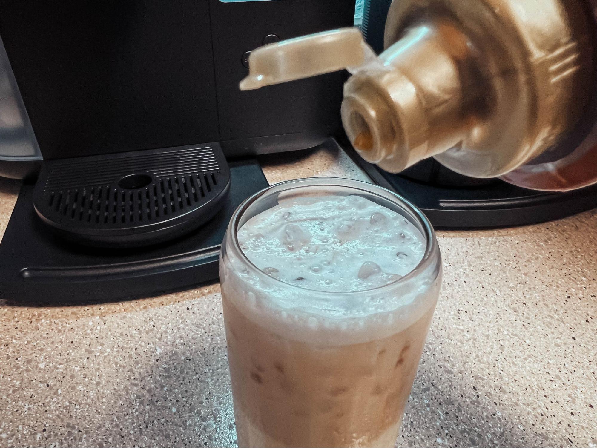 How to Make an Iced Caramel Latte with a Keurig